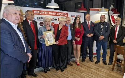 Gazetecilerden yeni yılda ’BİRLİKTE DAHA GÜÇLÜYÜZ’ mesajı