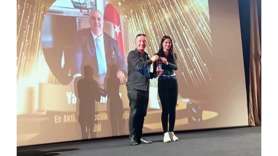 Yüzüncüyıl Gazeteciler Derneği’ne ‘En Aktif Gazetecilik Ödülü’