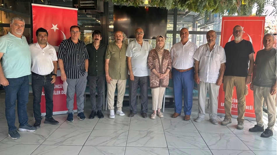 YGD, ‘Gazeteciler ve Basın Bayramı’nı bir kahvaltı ile kutladı